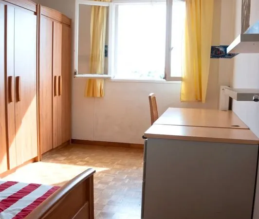 2 Chambres dans grand appartement