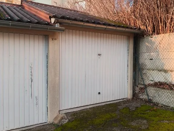 Garage/box