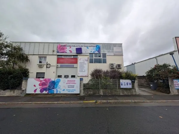 Local d'activité 197 m²