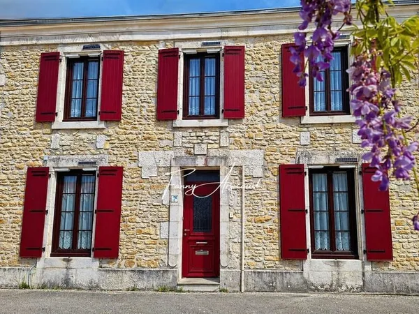 Maison en pierres 5 chambres 1 studio 1 garage + 1 terrain constructible