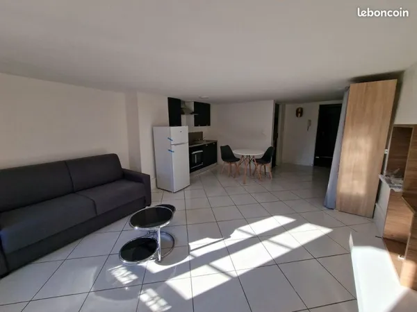 Particulier loue Studio meublé 30 m²