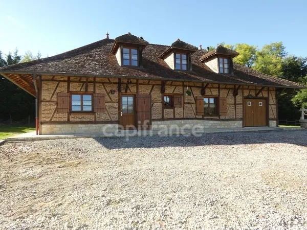 Propriete à vendre 8 pièces SAINT GERMAIN DU BOIS (71)