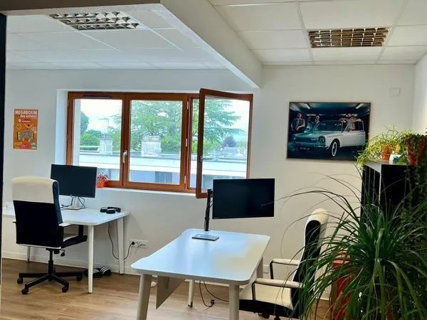 Local professionnel 45 m² + 2 parkings - Questembert centre (Ty Coz)