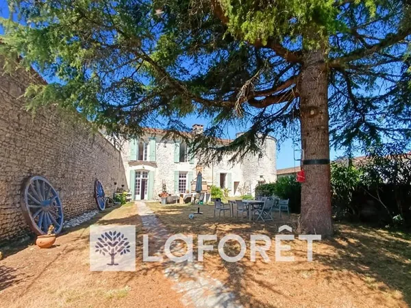 Maison 9 pièces 259 m²