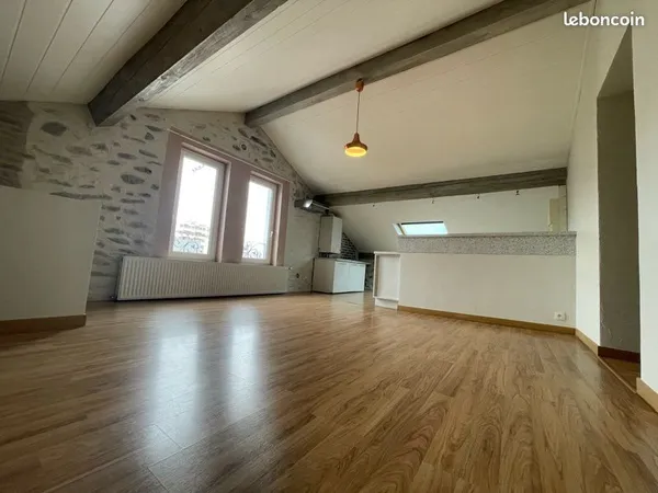 T3 75m2 840 euros charges comprises