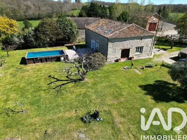 Maison 6 pièces 246 m²