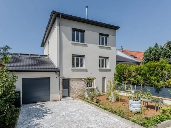 Maison 7 pièces 226 m²