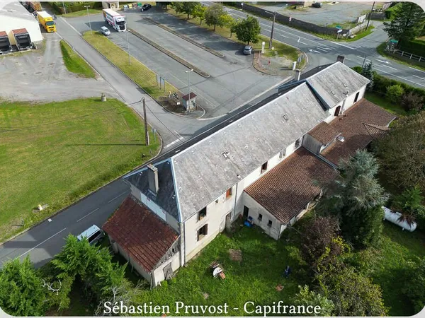 Dpt Dordogne (24), à vendre proche Thiviers Ensemble immobilier P22 de 642 m²- 12 chambres - Terrain