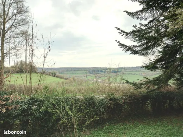 Joli terrain de loisirs. Camembert