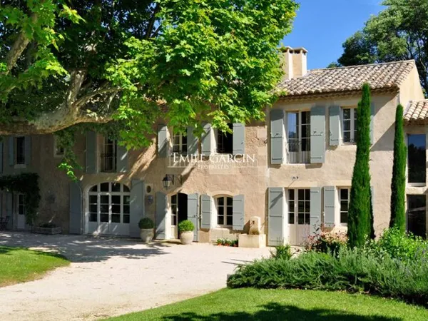 Mas d'exception à louer , Saint Rémy De Provence , 6 Chambres - Piscine chauffée - tennis