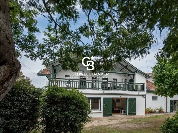 PEREIRE - VILLA FAMILIALE EN SECONDE LIGNE
