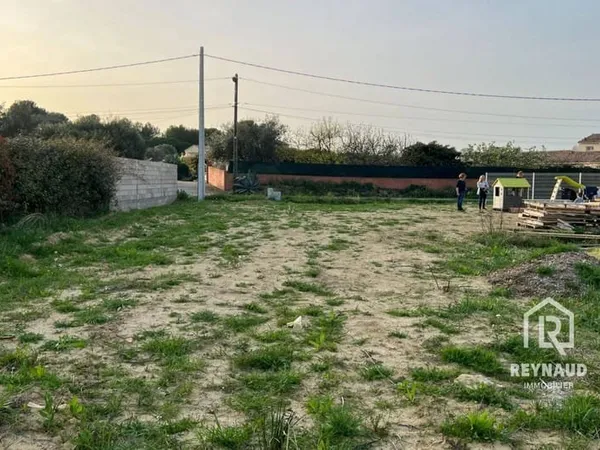 Terrain 600 m²