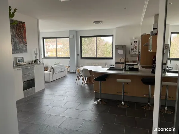 Appartement lumineux de 87 m²