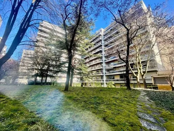Bureaux 558 m²