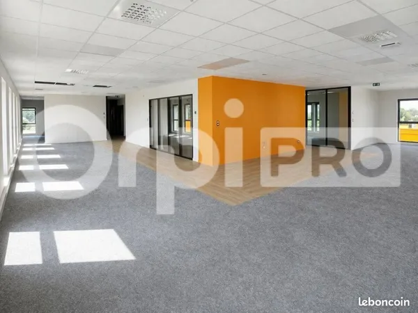 Bureau 120 m²