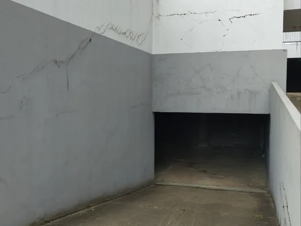 Garage individuel fermé en sous-sol