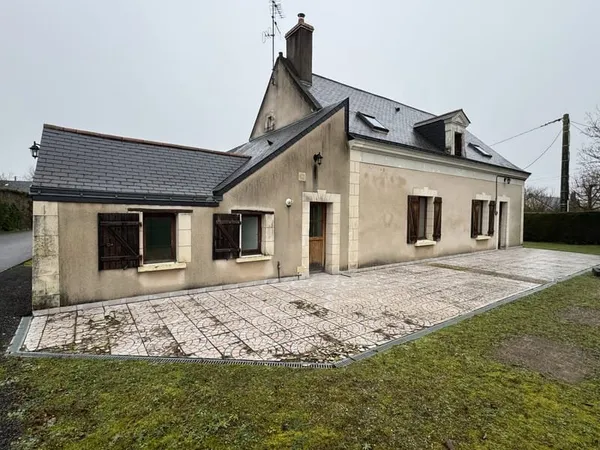 BEAUFORT EN ANJOU - ANCIENNE LONGERE sur TERRAIN 773 m2