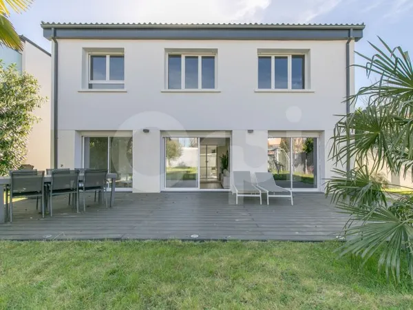 Maison 6 pièces 165 m²