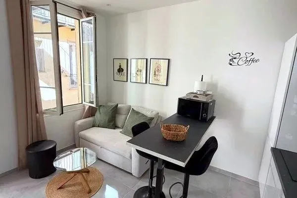 NICE LE PORT - APPARTEMENT 2 PIECES