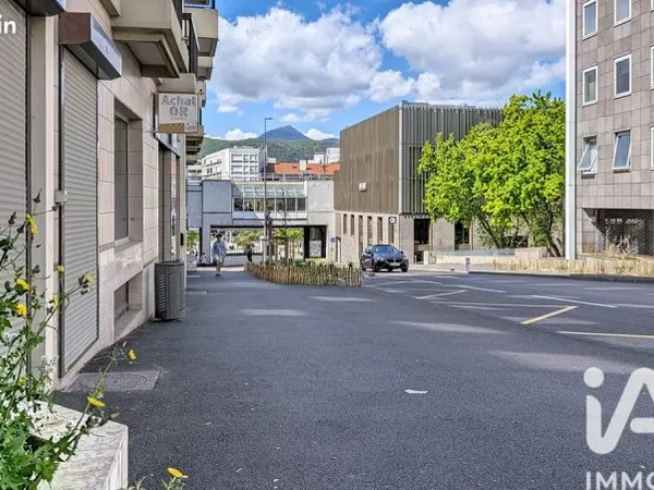 Local 100 m² Clermont-Ferrand