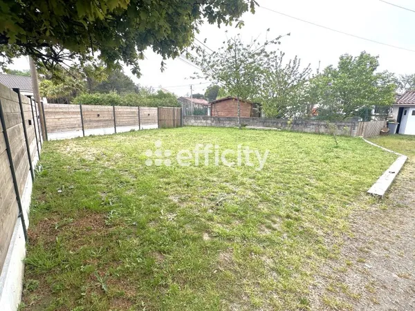 Terrain 180 m²