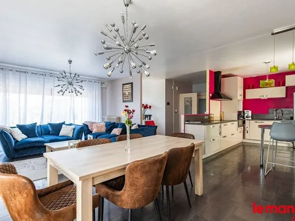 Maison 8 pièces 285 m²