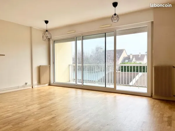 Grand T2 lumineux avec balcon et cave à Rambouillet