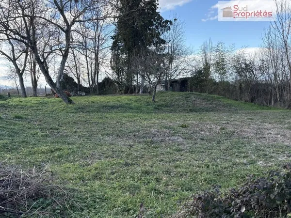 Terrain constructible 810 m²