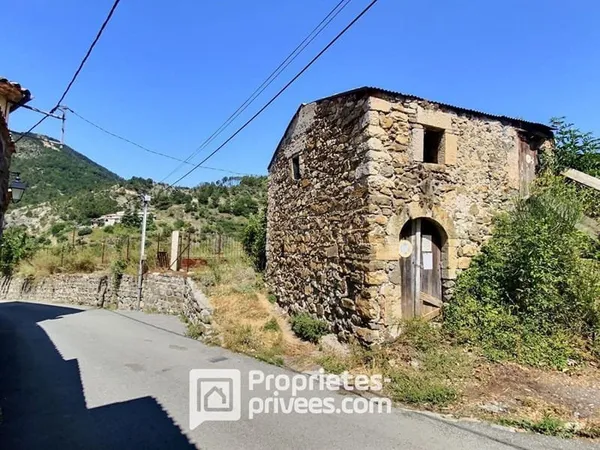 Terrain constructible avec bâtis 5000 m2 Utelle