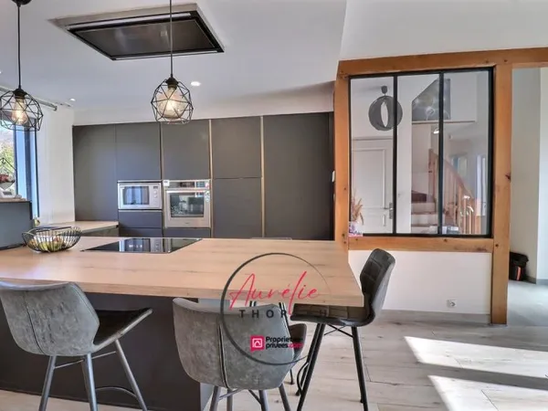 Maison sur sous sol, terrain clos, 4 chambres