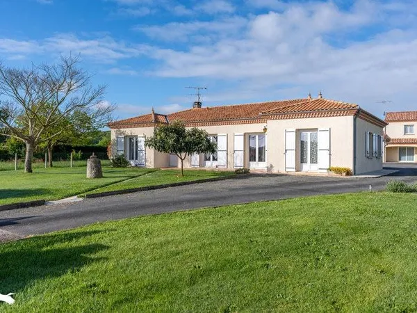 Maison 7 pièces 230 m²