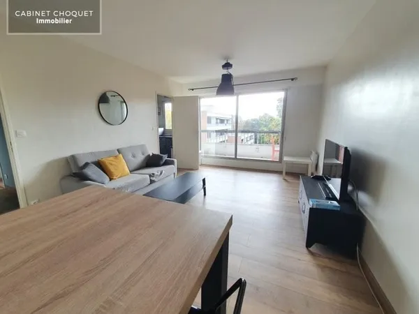 LOOS - LIMITE LILLE - PROX CHR - FACILITES GRANDS AXES - COMMERCES - F2 MEUBLE AVEC GRAND BALCON PAR