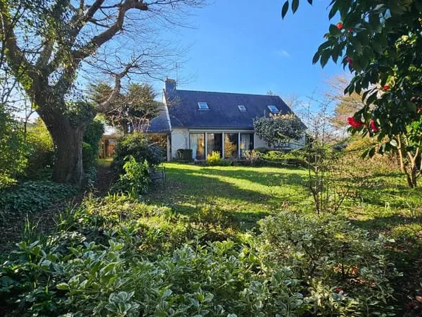 Maison Sautron 8 pièce(s) 166 m2