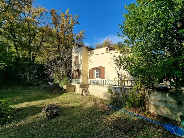MAISON PLAIN PIED T6 DE 160 m2 sur 1500 m2 terrain