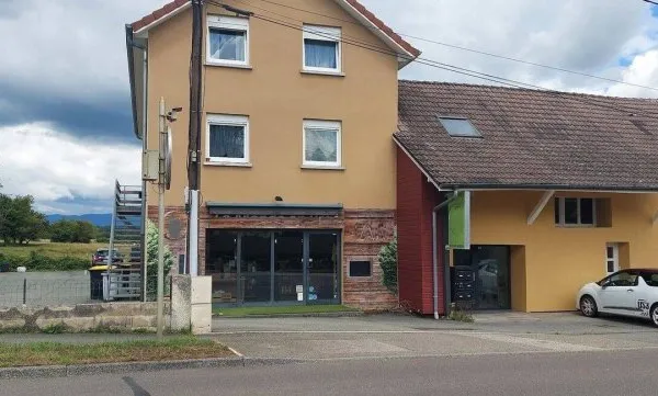 Local commercial 160 m²