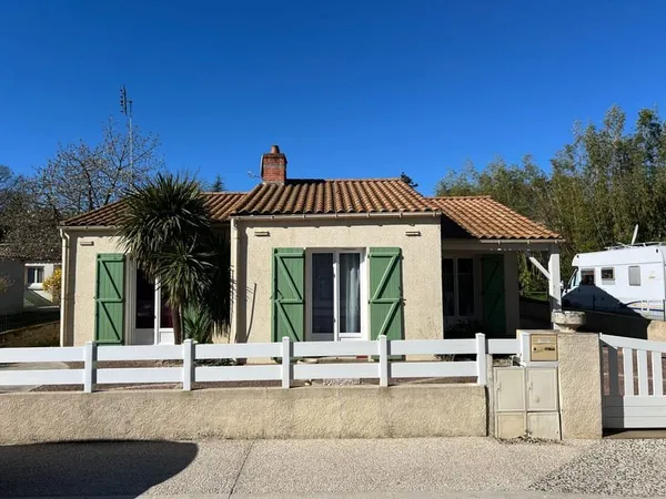 Charmante maison de bourg au jardin bucolique