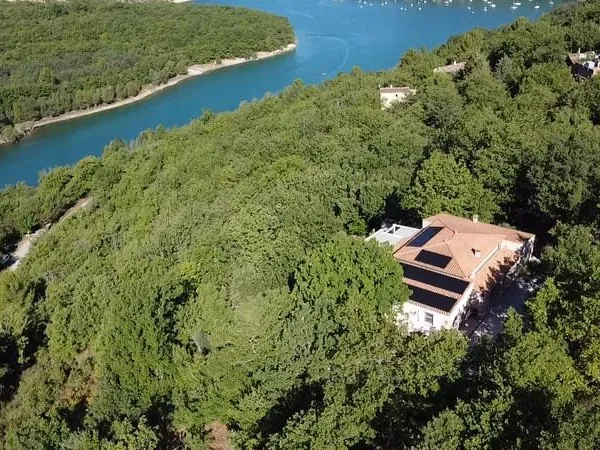 VILLA DEXCEPTION 320M2 AVEC UNE VUE PANORAMIQUE panneaux sol