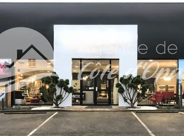 LOCAL COMMERCIAL DE 742 m2 - MANDAT UNIQUE