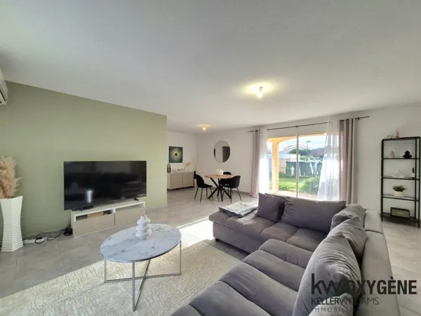 maison plain pied sur 4 faces avec jardin et garage au calme