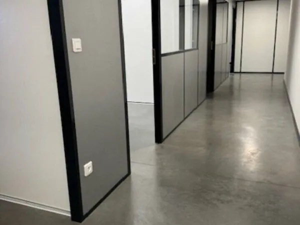 Local professionnel 102 m²
