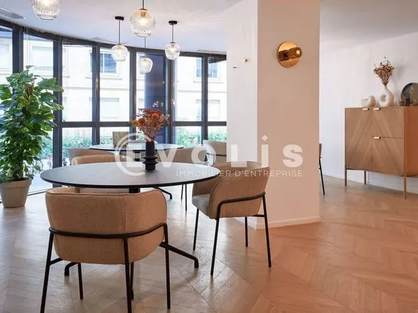 Bureaux 852 m²