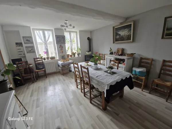 Jolie maison de village avec jardin à Ligny-le-Châtel
