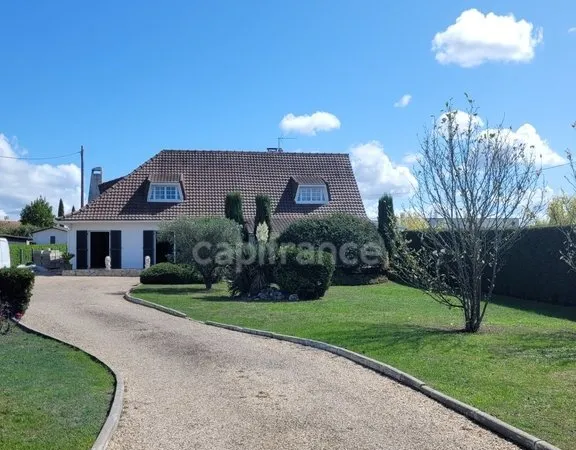 Dpt Gironde (33),A vendre à CUNEZAIS proche de SAINT-ANDRE-DE-CUBZAC, maison de caractère 298 m² ave