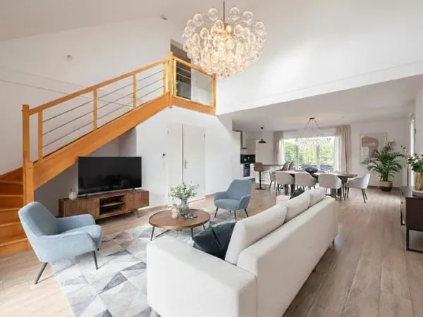 Appartement À Vendre 4 pièces 129m² dernier étage - 200m² terrasse - 2 parkings et 1 cave