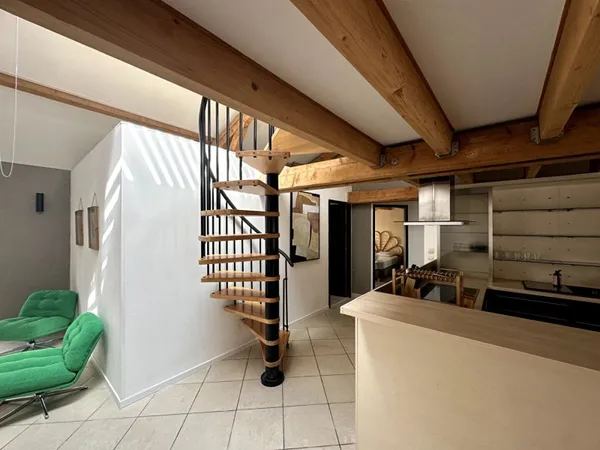 Opportunité Investisseur Appartement de 197 m² entièrement réaménagé et loué