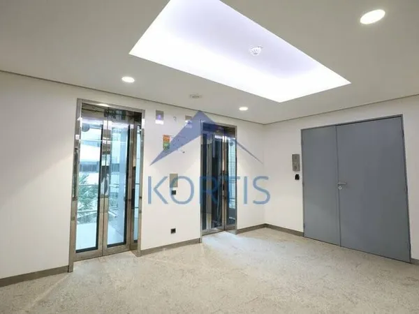 Bureau 3032 m² 
