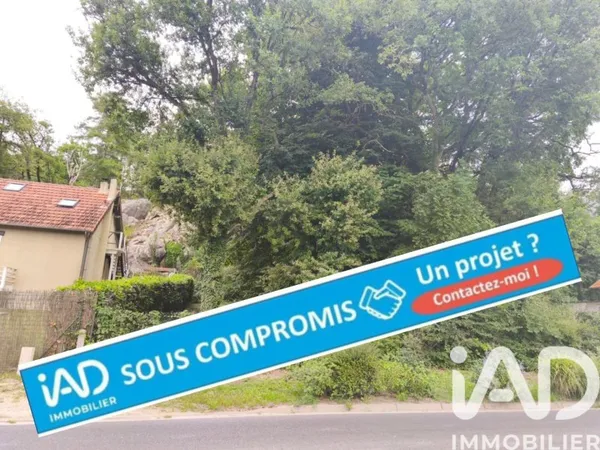 Terrain 821 m²