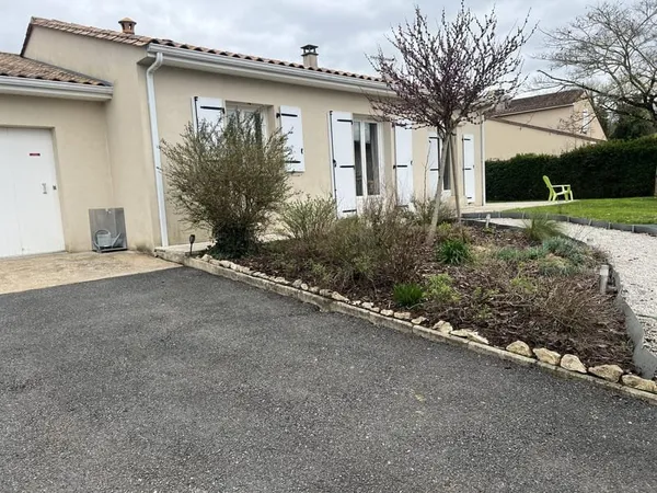 CHARMANT PAVILLON DE PLAIN PIED, 4 PIECES CHAMPNIERS