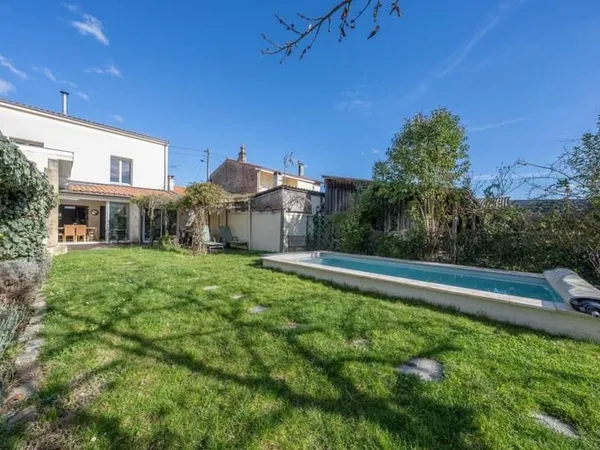 Maison/Villa T5 de 202 m2 à Bordeaux 33300