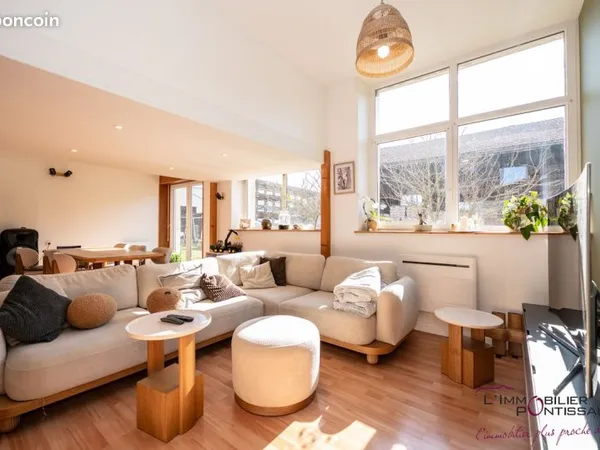 Loft/atelier/surface 4 pièces 107 m²